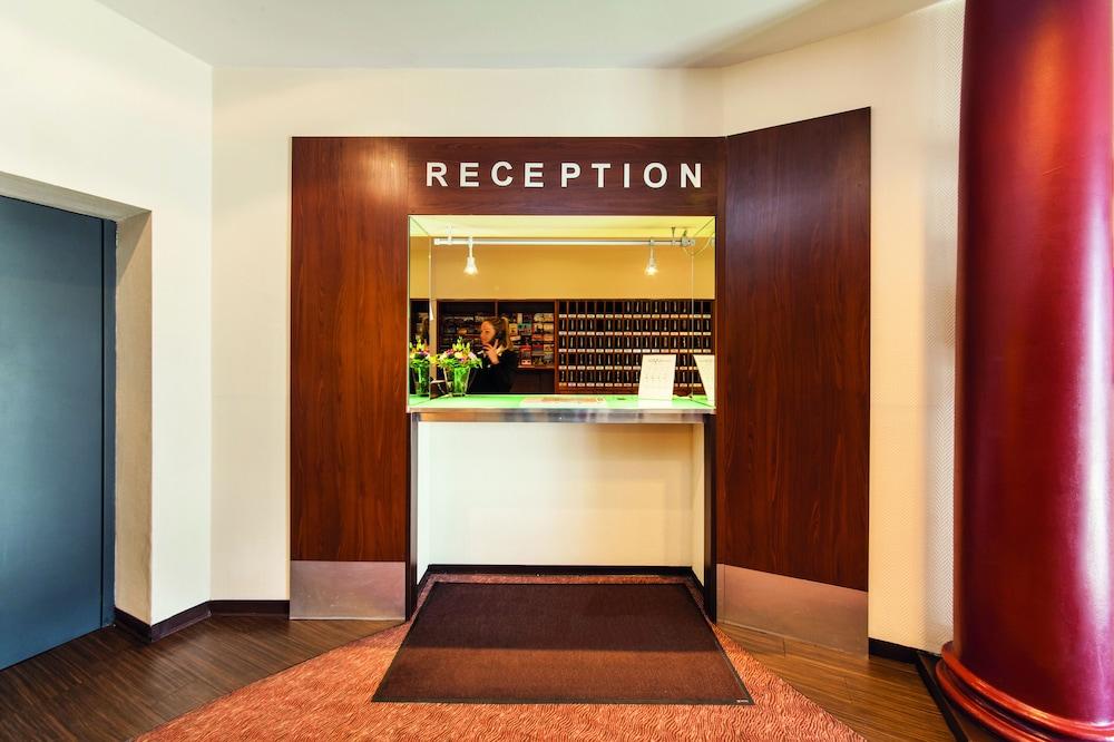 Graf Moltke Hotel